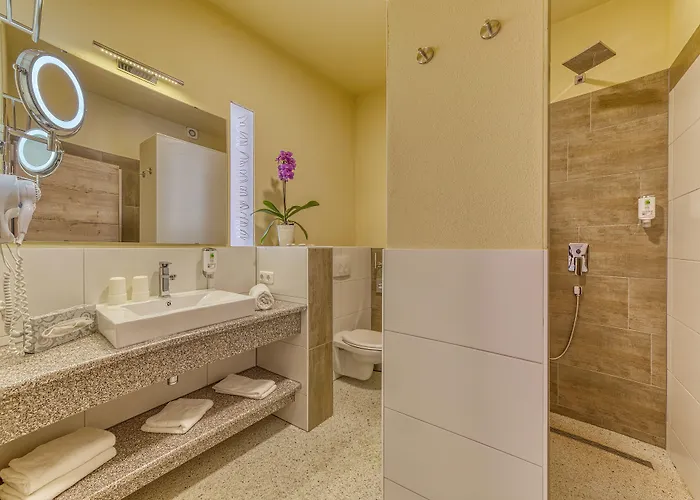 Wellnesshotel Deine Auszeit, Adults Only מלון