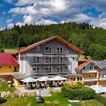 Wellnesshotel Deine Auszeit, Adults Only מלון