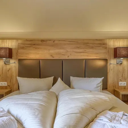 Wellnesshotel Deine Auszeit, Adults Only 4* Achslach