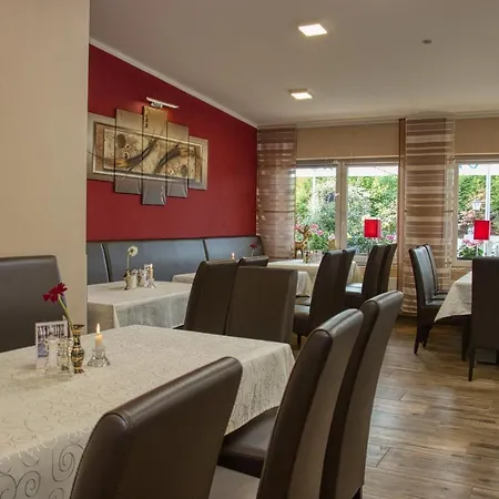 Wellnesshotel Deine Auszeit, Adults Only מלון