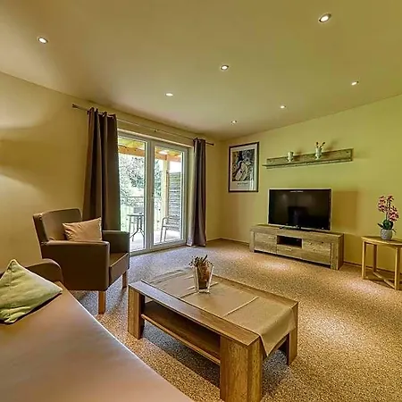Wellnesshotel Deine Auszeit, Adults Only מלון אכסלאך