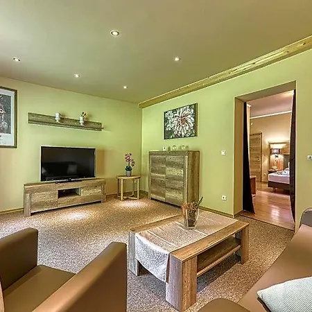 Wellnesshotel Deine Auszeit, Adults Only מלון 4*