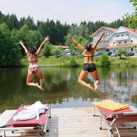 Wellnesshotel Deine Auszeit, Adults Only 4* Achslach